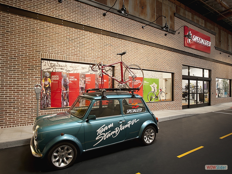 Specialized Concept Store